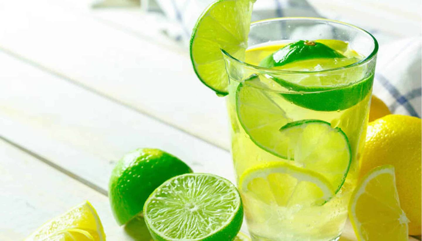 10 Principais Benefícios de Consumir Água com Limão Todos os Dias
